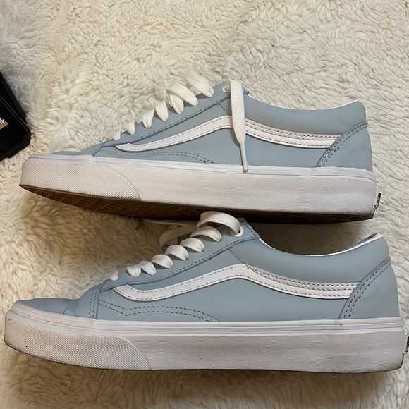 Old skool van. Women’s size 9 - Picture 3 of 4